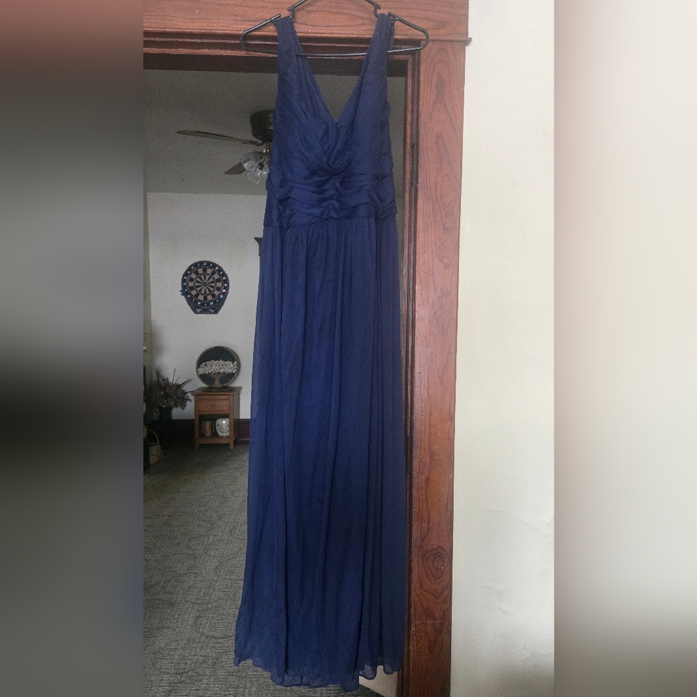 Elegant Navy Blue Evening Gown